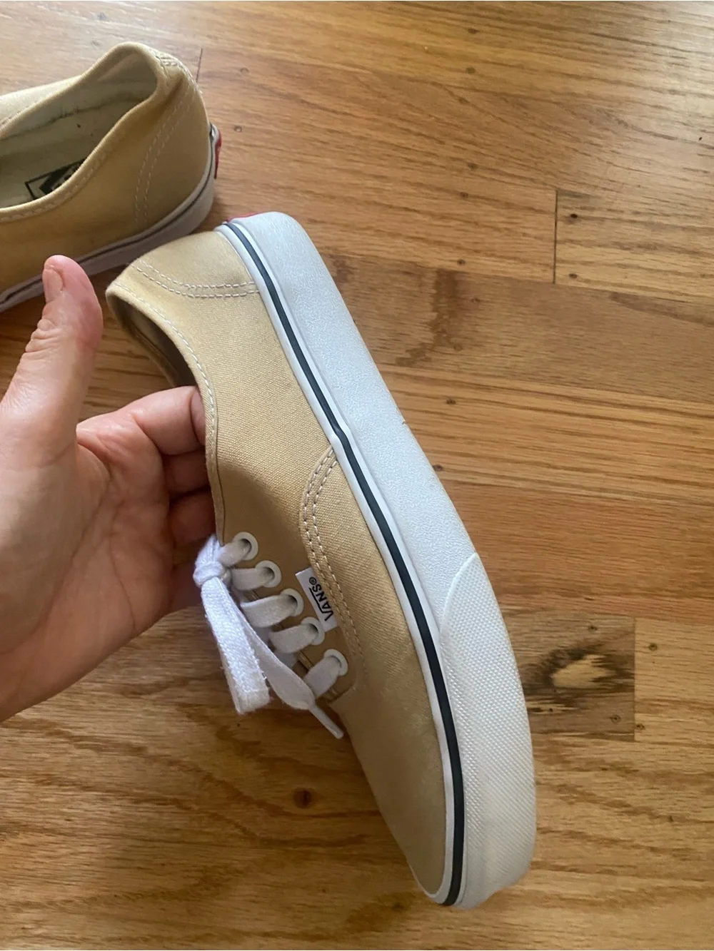 Vans Women's Low-Top Sneakers in Tan Canvas with White Laces women Sz 9